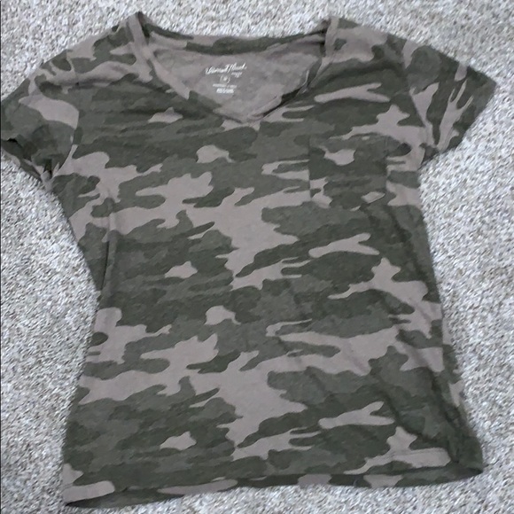 Universal Thread Tee - Picture 1 of 2